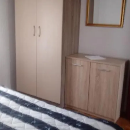 Charming Dokoza - Two Bedroom In Ground Floor * Vir