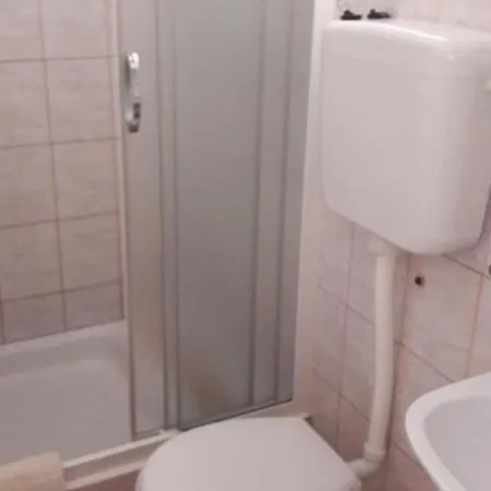 Charming Dokoza - Two Bedroom In Ground Floor * Vir