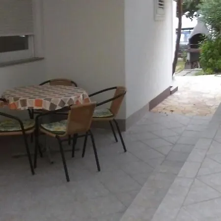 Apartment Charming Dokoza - Two Bedroom In Ground Floor