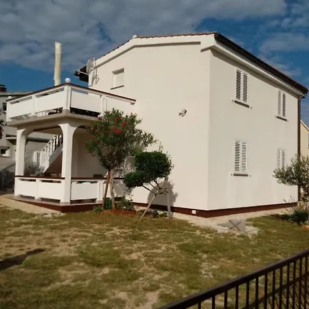 Lejlighed Charming Dokoza - Two Bedroom In Ground Floor