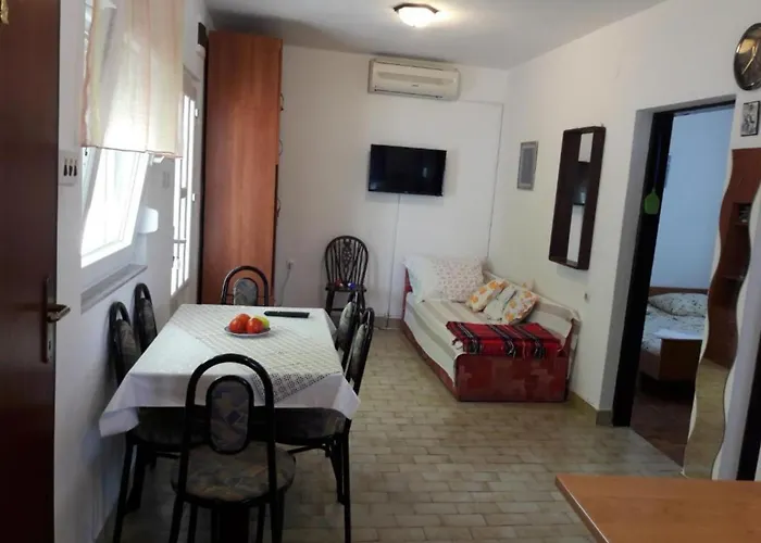 Charming Dokoza - Two Bedroom In Ground Floor *