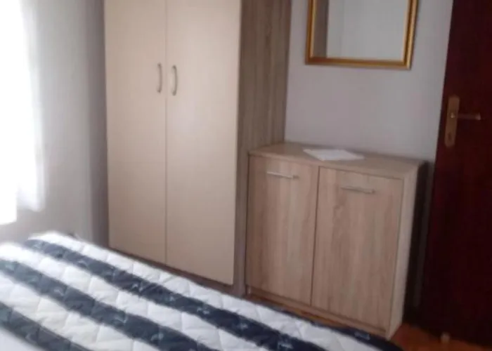 Charming Dokoza - Two Bedroom In Ground Floor * Vir