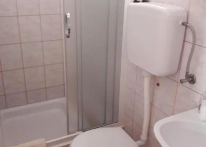 Charming Dokoza - Two Bedroom In Ground Floor * Vir